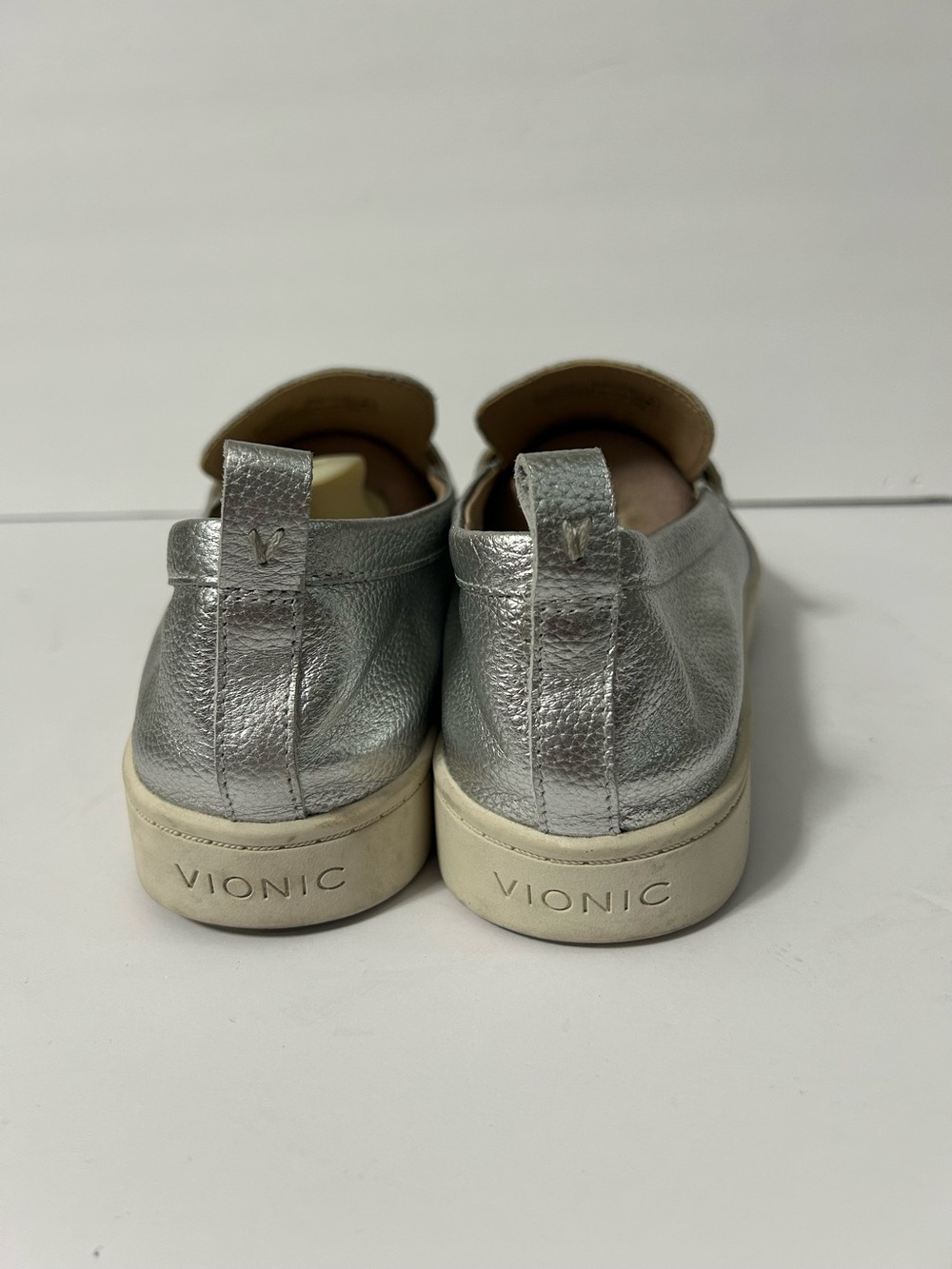 Vionic Chantel Metallic Silver Leather Penny Loafers Womens 10 Orthotic Slip On - Picture 4 of 12